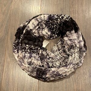 Maurice’s Elegant Black and White Scarf 2:11